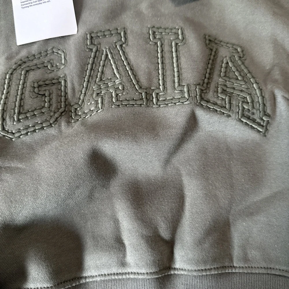 Gap x Cult Gaia Girl Size M (8) Cropped Logo Sweatshirt Vintage Soft Olive Green